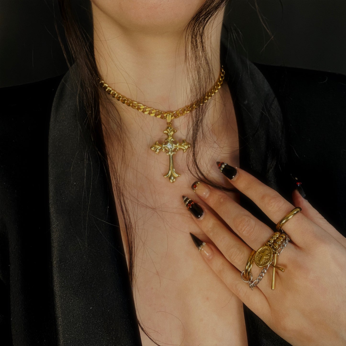 Large Cross Choker